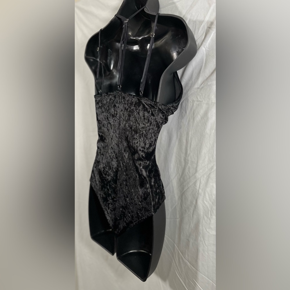 Honey punch black velvet bodysuit - Picture 7 of 8